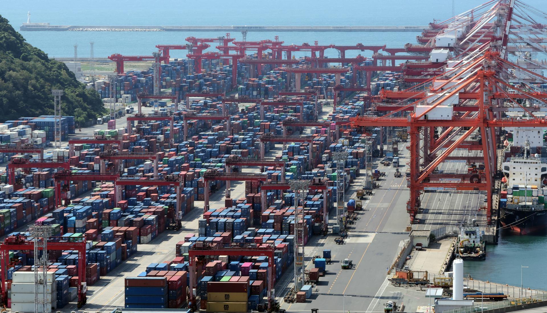 Export concentration in top 10 firms rises sharply in Q2 amid chip boom