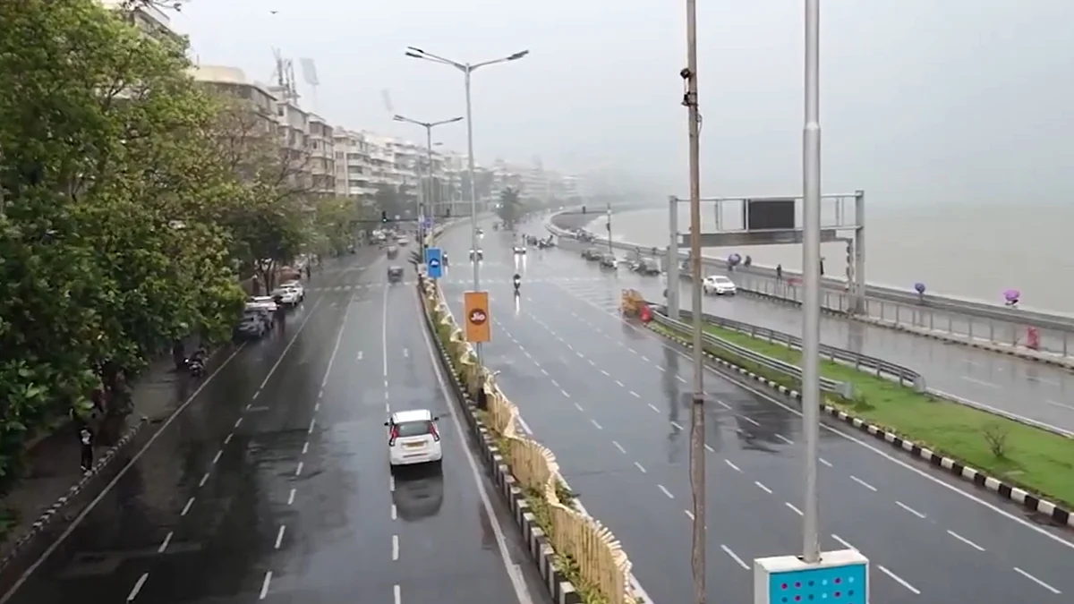Mumbai Weather Update: Moderate Rain, Gusty Winds Continue; SpiceJet Issues Flight Advisory After Overnight Heavy Showers Affect Ops