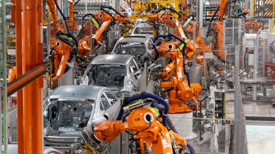 Evaluation: On average, car manufacturers earn significantly less per car