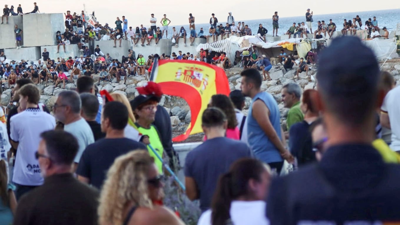 Un lector sobre Ceuta: “Basta con que un actor exterior conozca las fisuras de España y tenga paciencia”