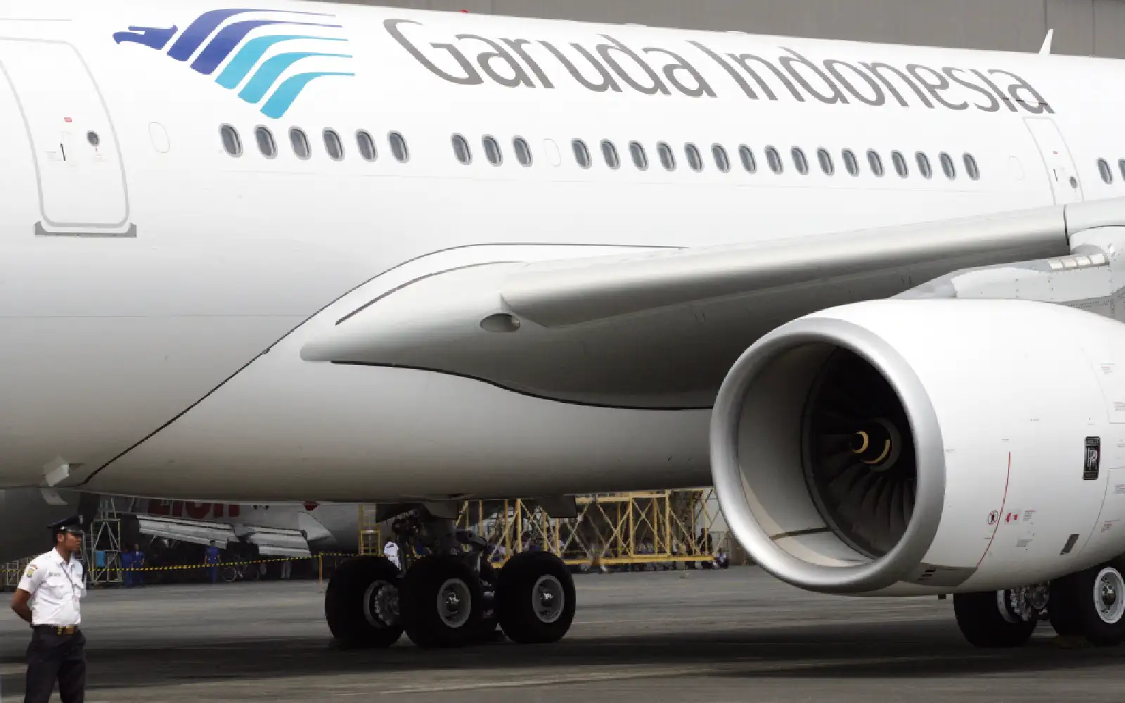 Garuda aircraft carrying 149 people lands safely in Makassar after tyre issue