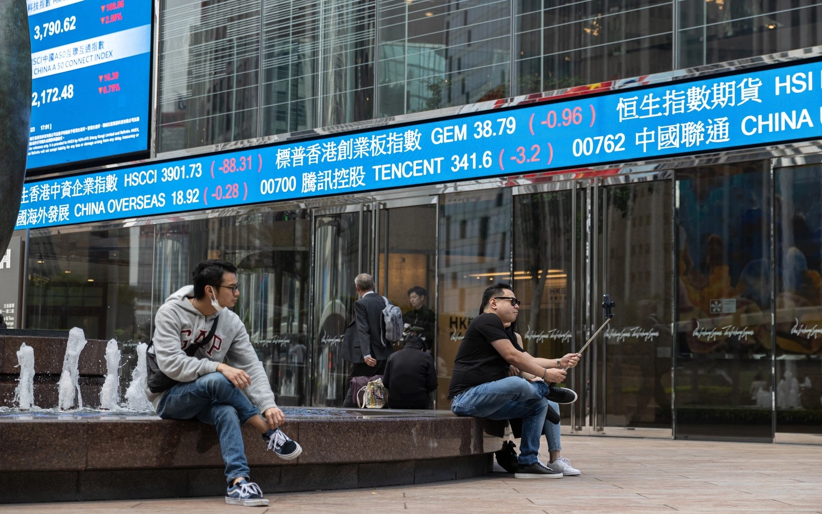 China’s stocks mixed, Hong Kong slips as Hormuz reopening hopes fade