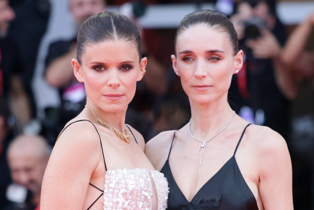 Rooney and Kate Mara as Horny Sisters Lusting for Orlando Bloom Get 6.5-Minute Venice Standing Ovation for ‘Bucking Fastard’