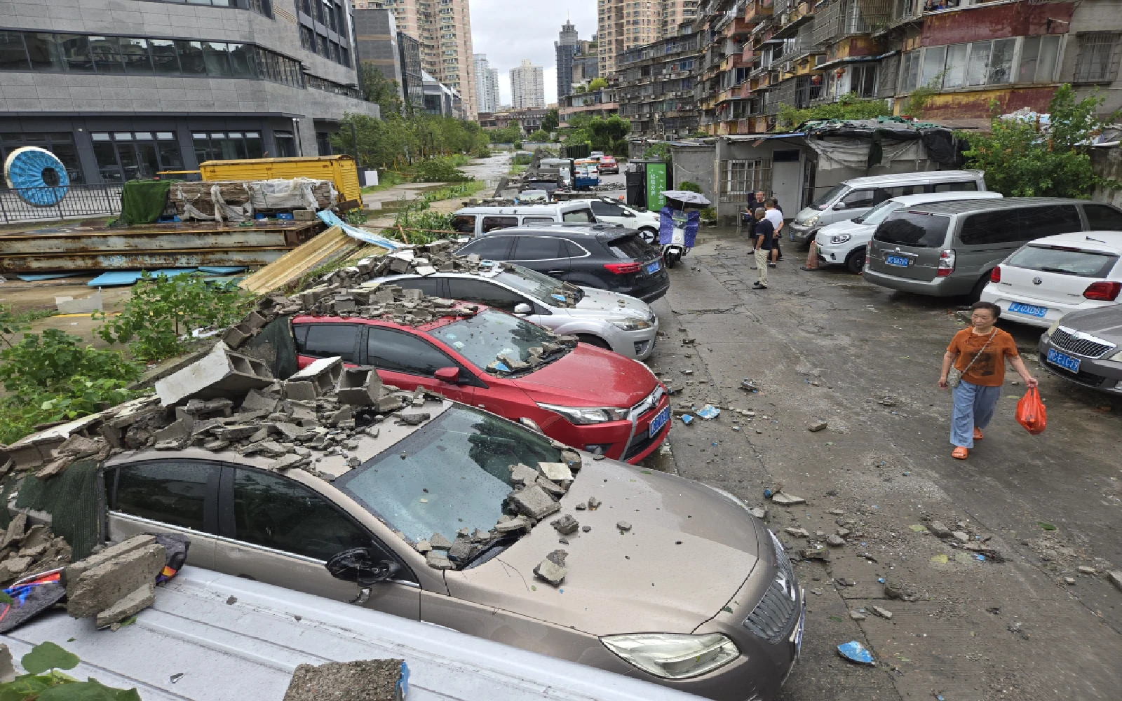 Typhoon Dolphin’s vast storm system pushes inland, threatens central China