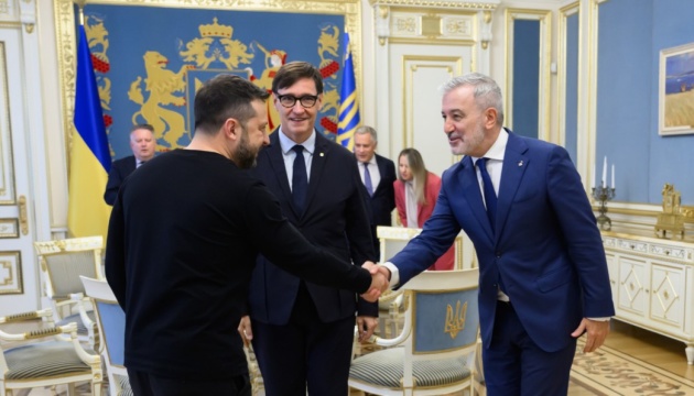 Zelensky discusses Ukraine’s recovery with Catalonia’s president and Barcelona’s mayor