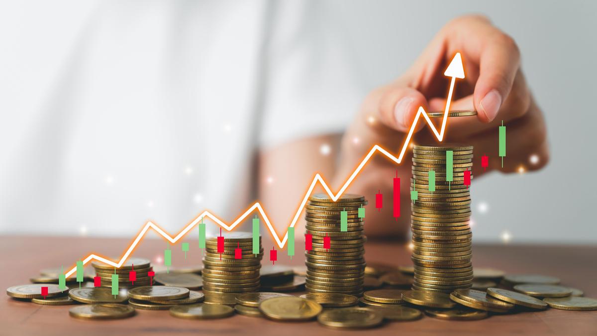 Gold futures rise to ₹1.54 lakh/10 gm on spot demand