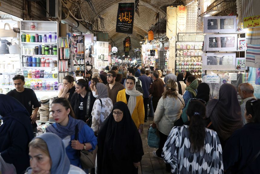 Trump’s Iran strategy depends on economic pain. The pain is mounting