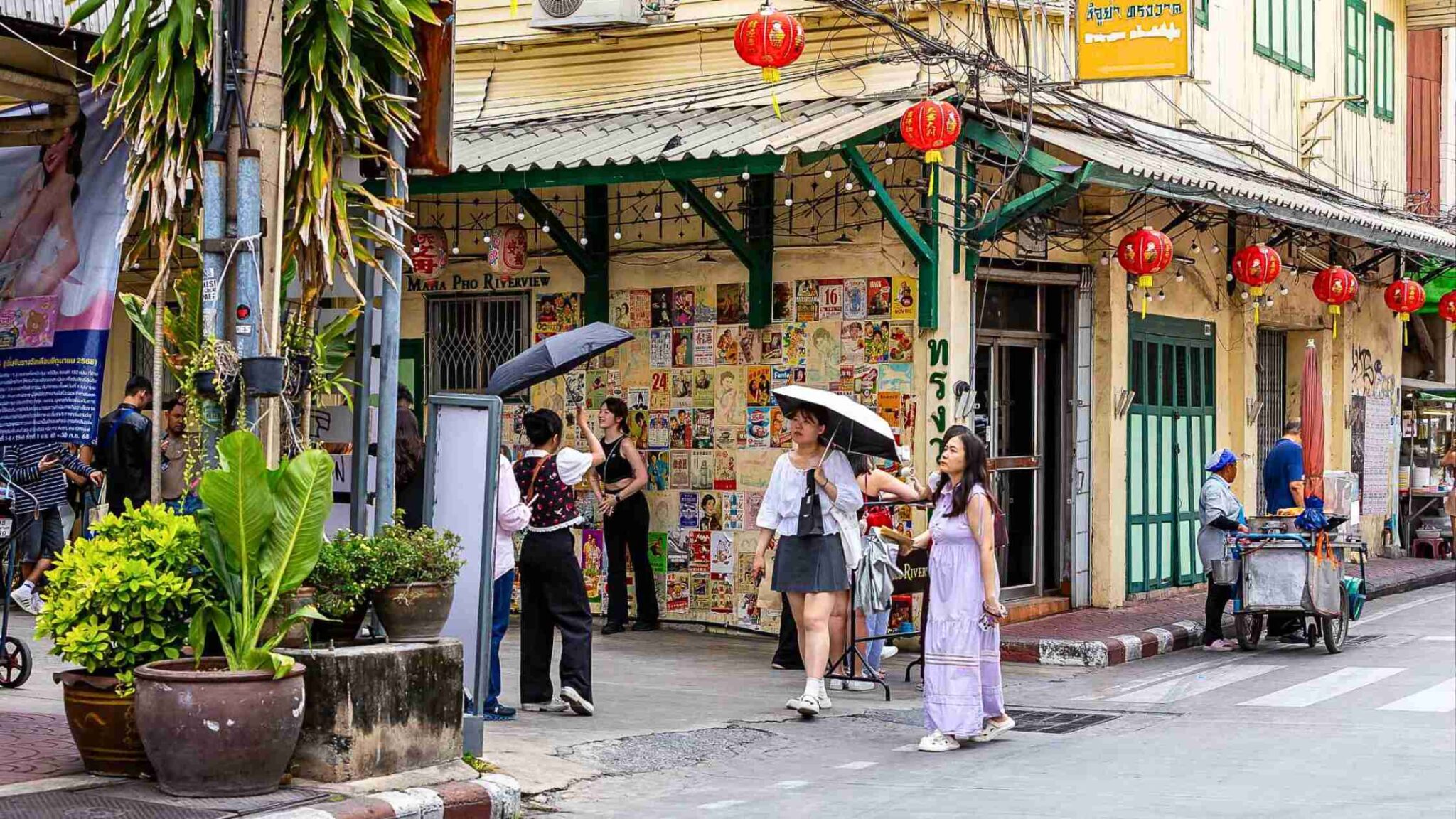Song Wat Road Walking Guide: Food, Cafés, and Historic Bangkok