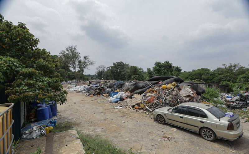 Johor forms task force to probe alleged Singapore construction waste dumping in Pontian