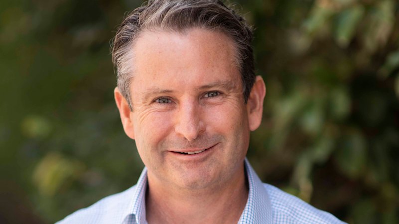 Labor MP took donations from club with pokies, reports himself to watchdog