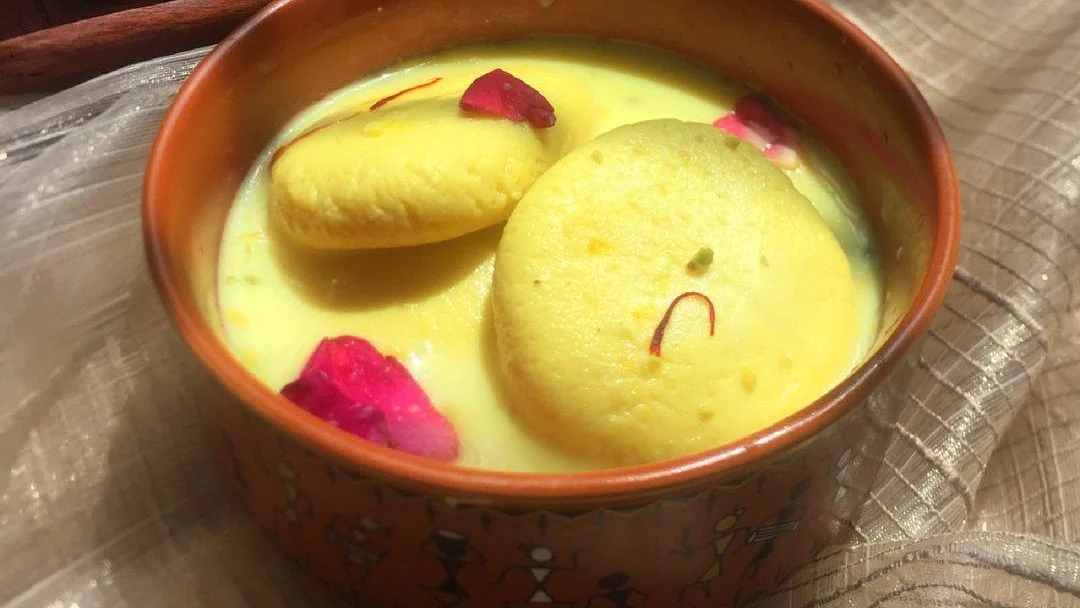 UP Shocker: Dispute Over Eating Rasmalai Turns Violent As Brother-Sister-in-Law Attack Elder Brother, Wife With Scissors