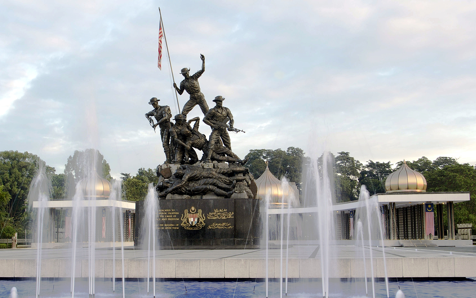 From bronze to bright minds: a friendship spanning nations