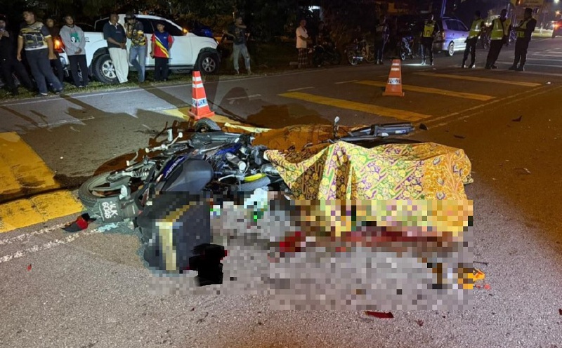 Student, lorry driver killed in head-on motorcycle crash