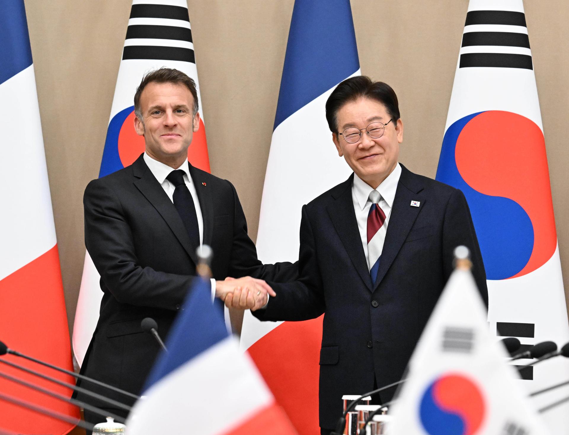 Lee to visit France next week for summit with Macron