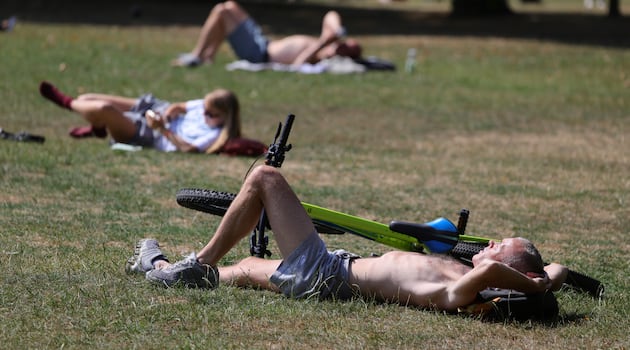Met Éireann issues status yellow heat warning for Leinster, Tipperary