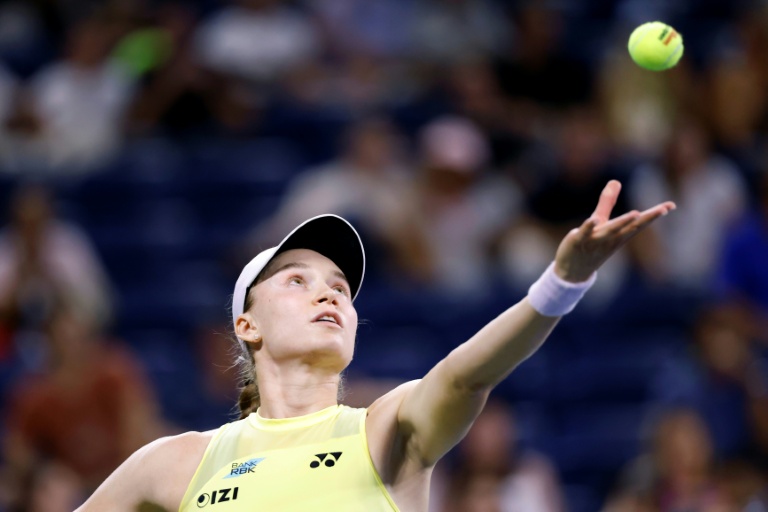 Efficient Rybakina reaches US Open third round