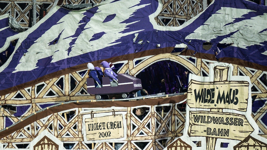 Roller-coaster tifo sets new standard