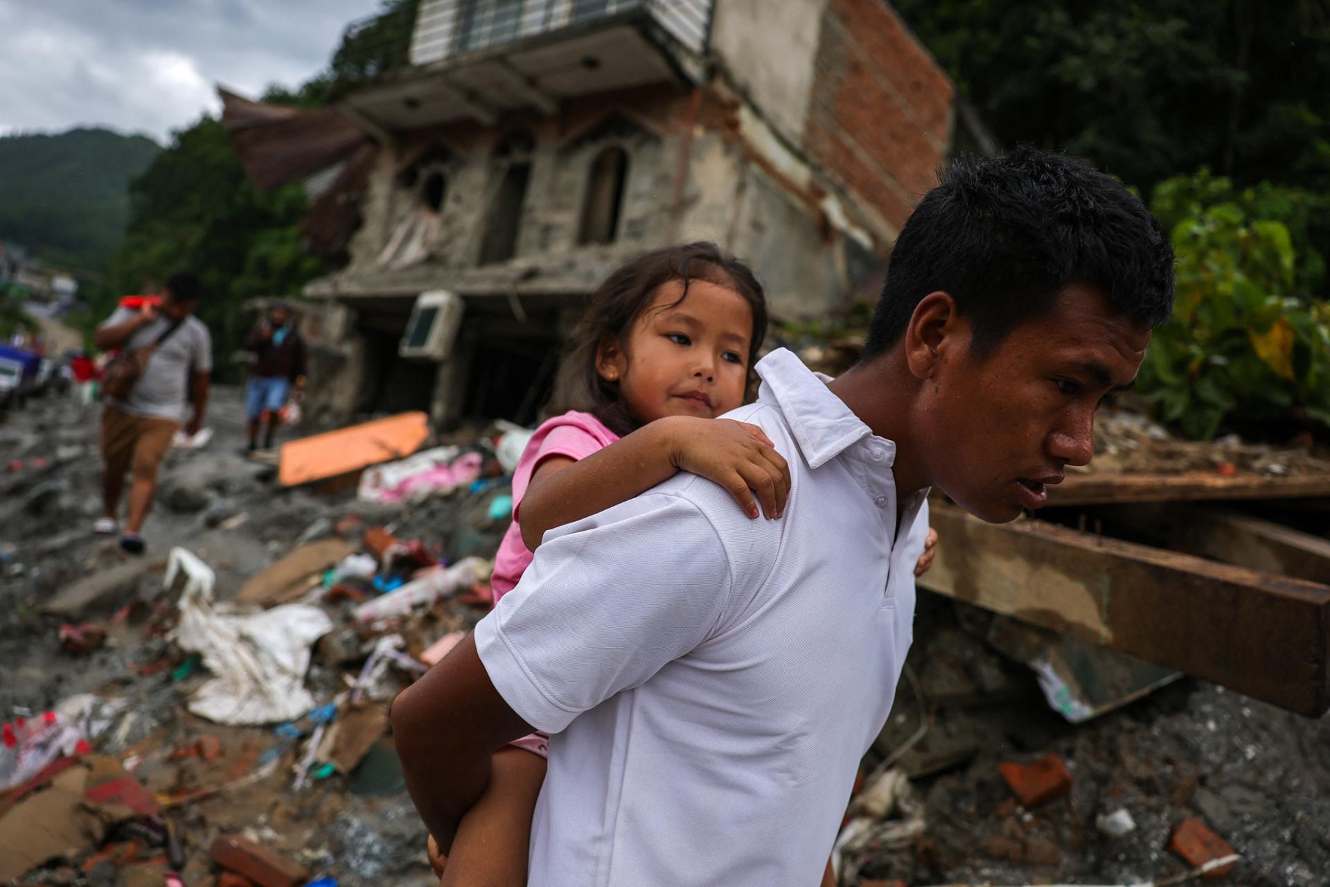 Korea to provide blankets, other emergency relief supplies to Nepal flood victims