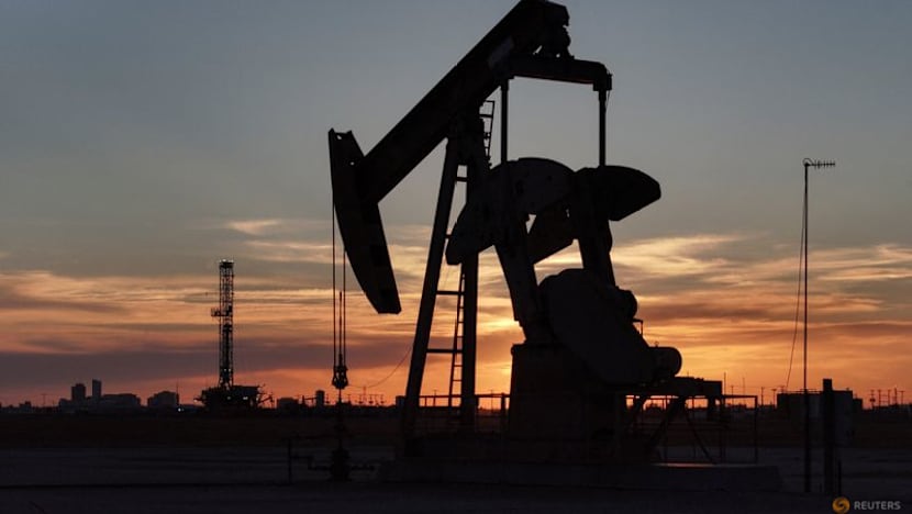 Oil rises 2% to more than one-week high as US-Iran peace hopes dim