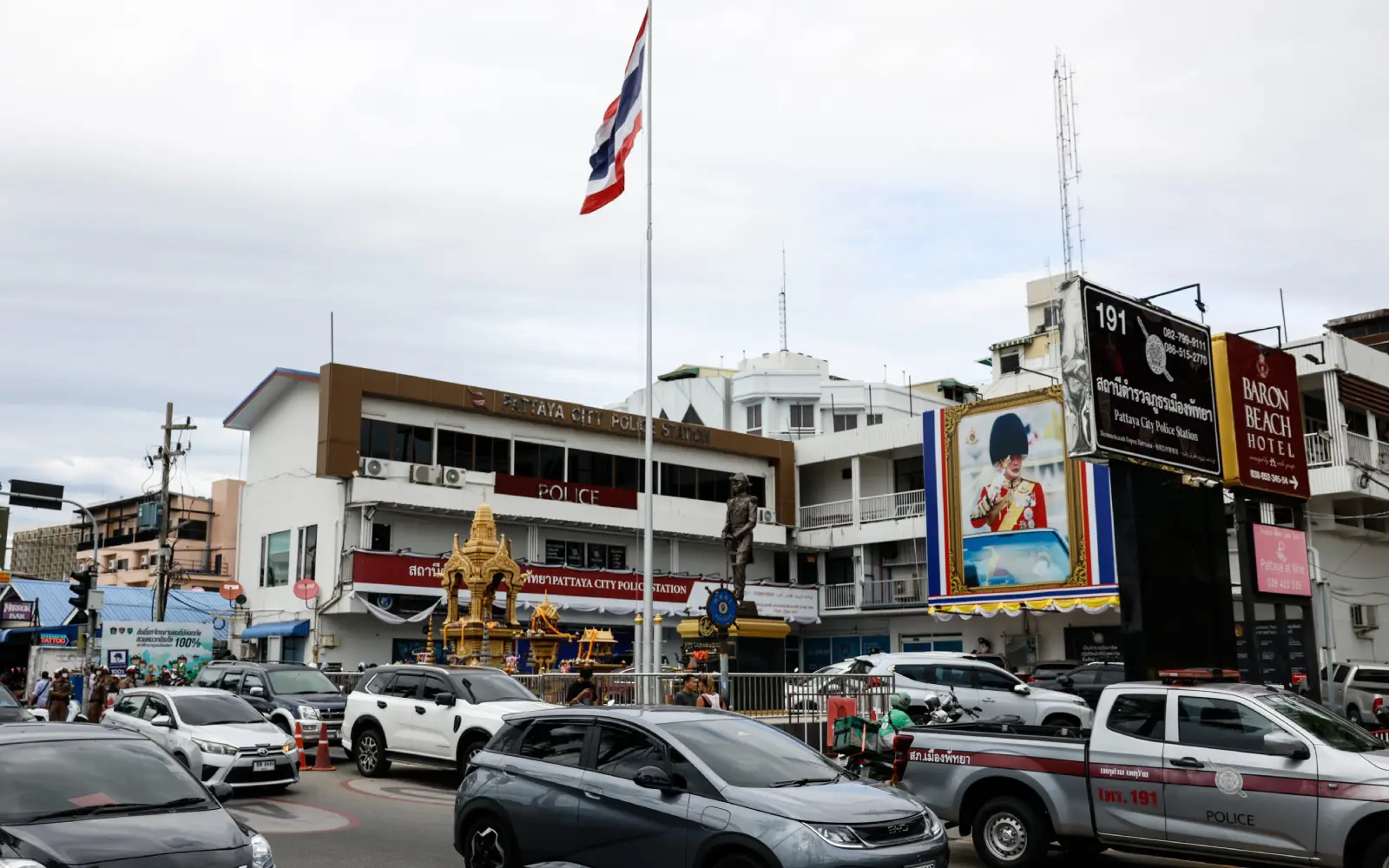 2 US sailors removed from Thai resort town after drunken brawl