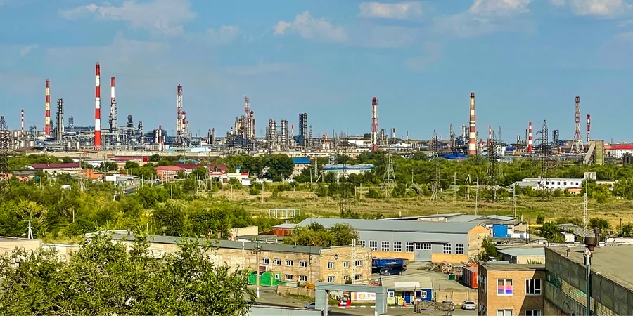 Drone attack ignites massive fire at major oil refinery in Orsk, deep inside Russia – video