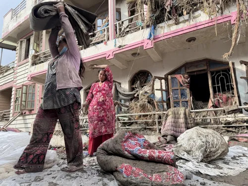 As death toll nears 1300, Nepal seeks international assistance for recovery and reconstruction