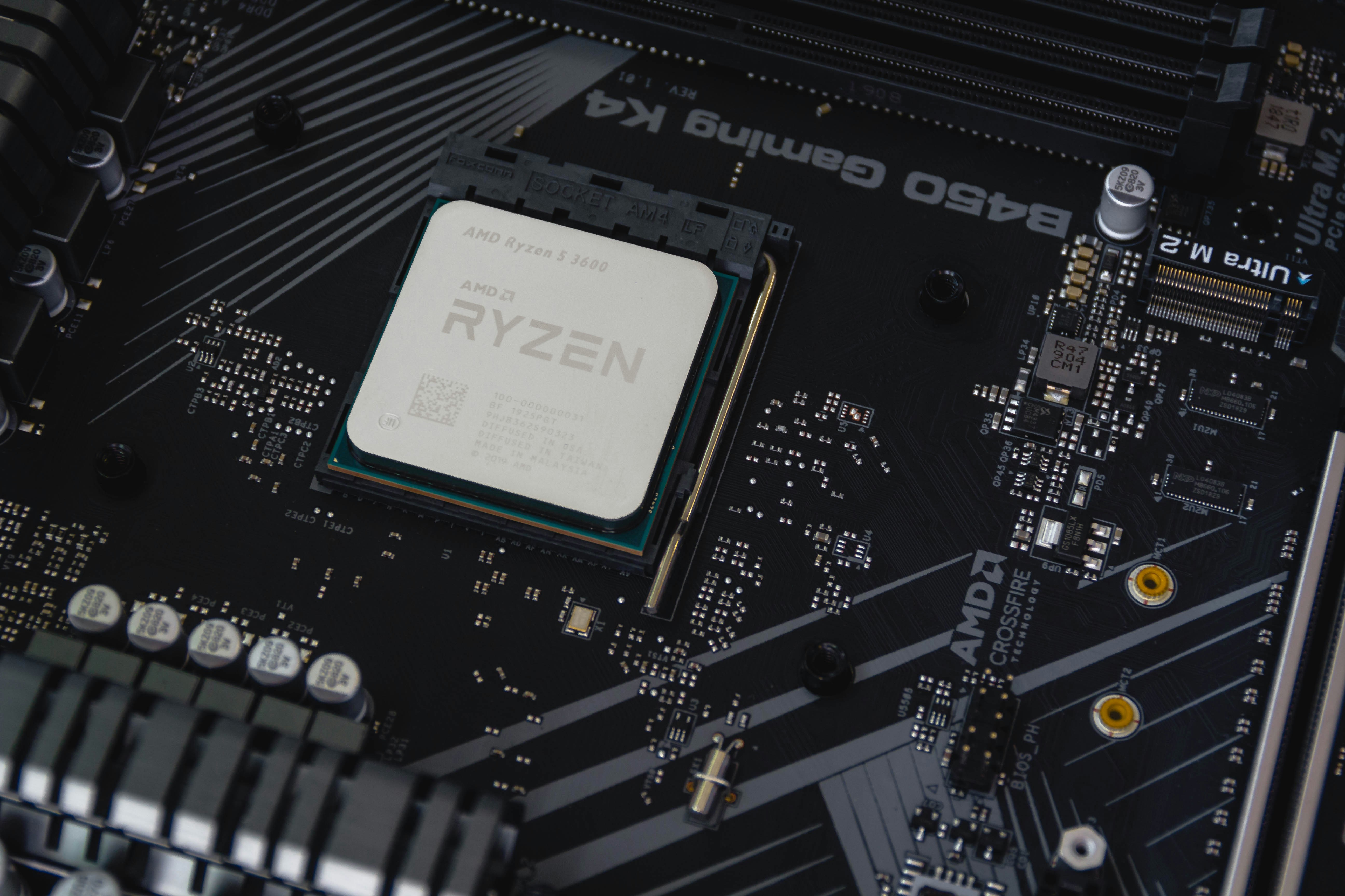 Stanley Druckenmiller Increased Amazon More Than 10-Fold and Opened an AMD Position. What’s the Common Bet?