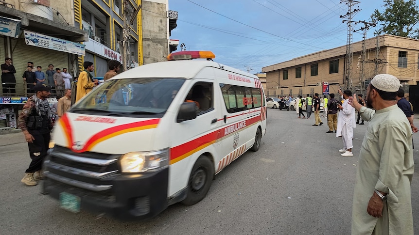 Suicide bomber strikes crowd at anti-militant rally in Pakistan