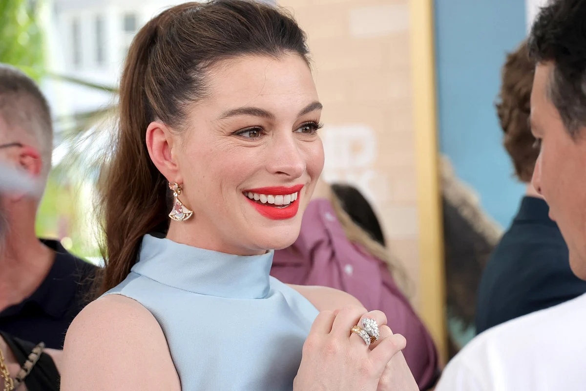 Anne Hathaway shuts down ‘fake pregnancy’ attacks with sharp wit: 'Fake hair, real bump'