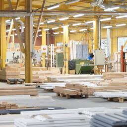 Industrial production up by 2.3% in July, led by wood and machinery