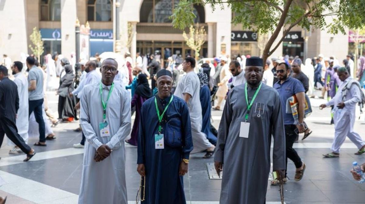 250 African pilgrims perform Friday prayers at Prophet’s Mosque