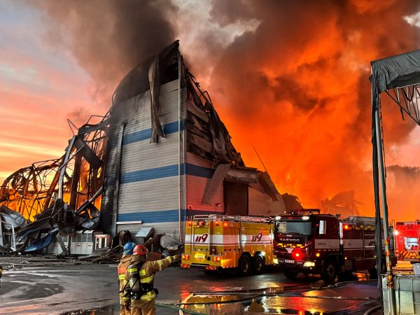 Warehouse Fire in Pyeongtaek Brought under Control after Some 9 Hours