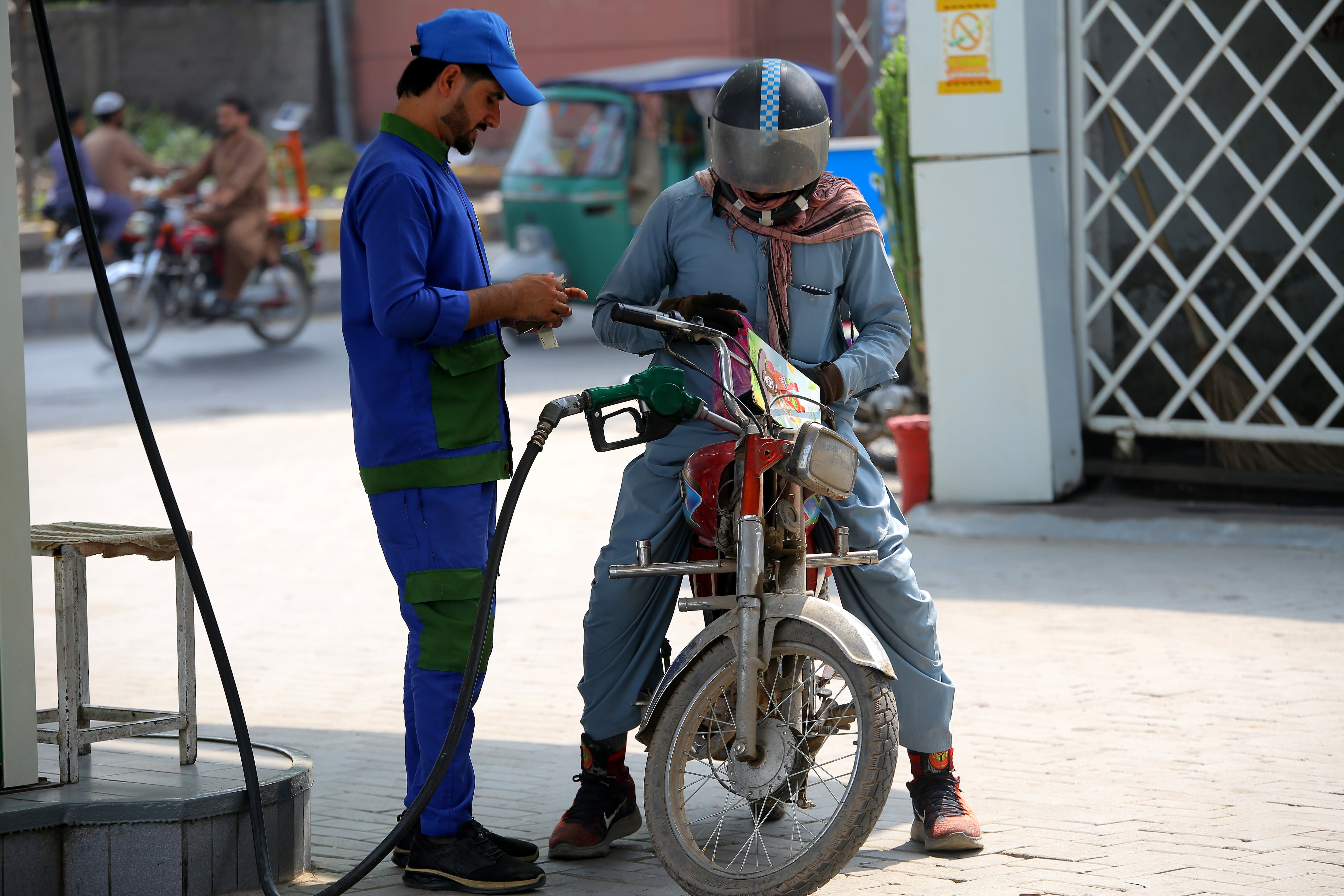 Crude heads for 5% weekly gain after US-Iran fighting continues