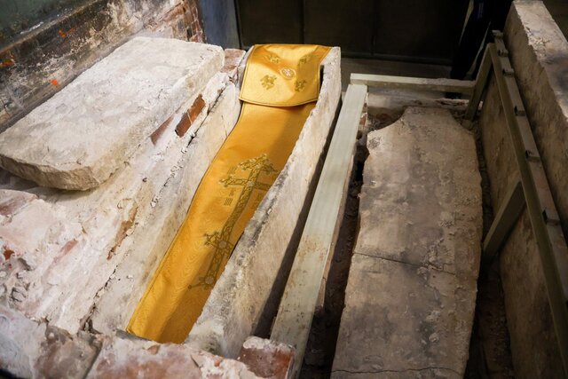 Russian officials are calling the discovery of a medieval prince’s relics a miracle and plan to send a fragment to the front. But why do people venerate relics — and does Lenin’s body count?