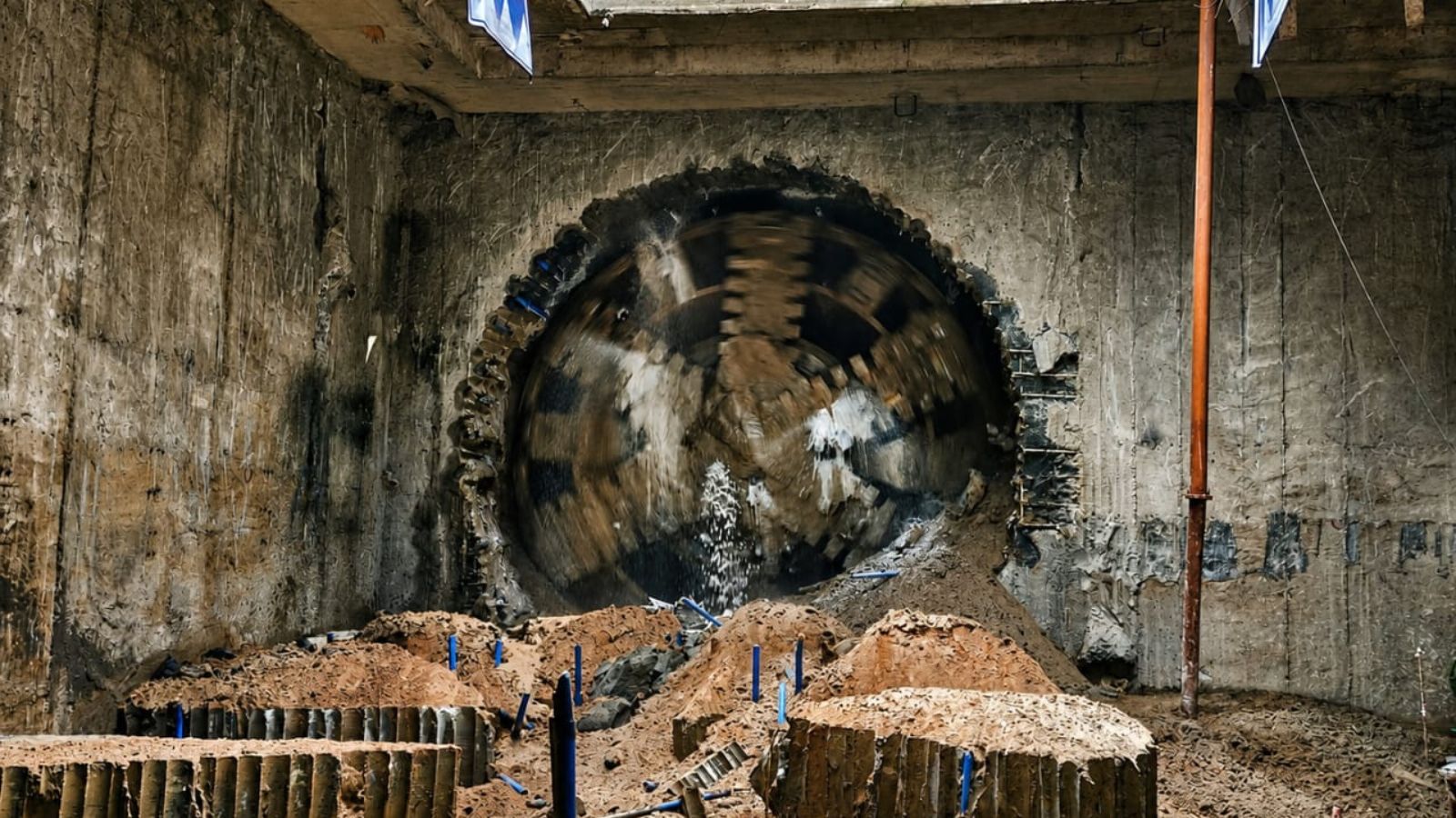 Kolkata Metro Purple Line gets tunnel breakthrough between Khidderpore and Victoria