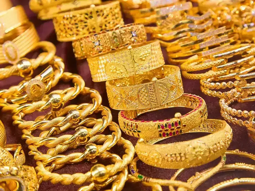 Gold per tola gains Rs2,400 in Pakistan