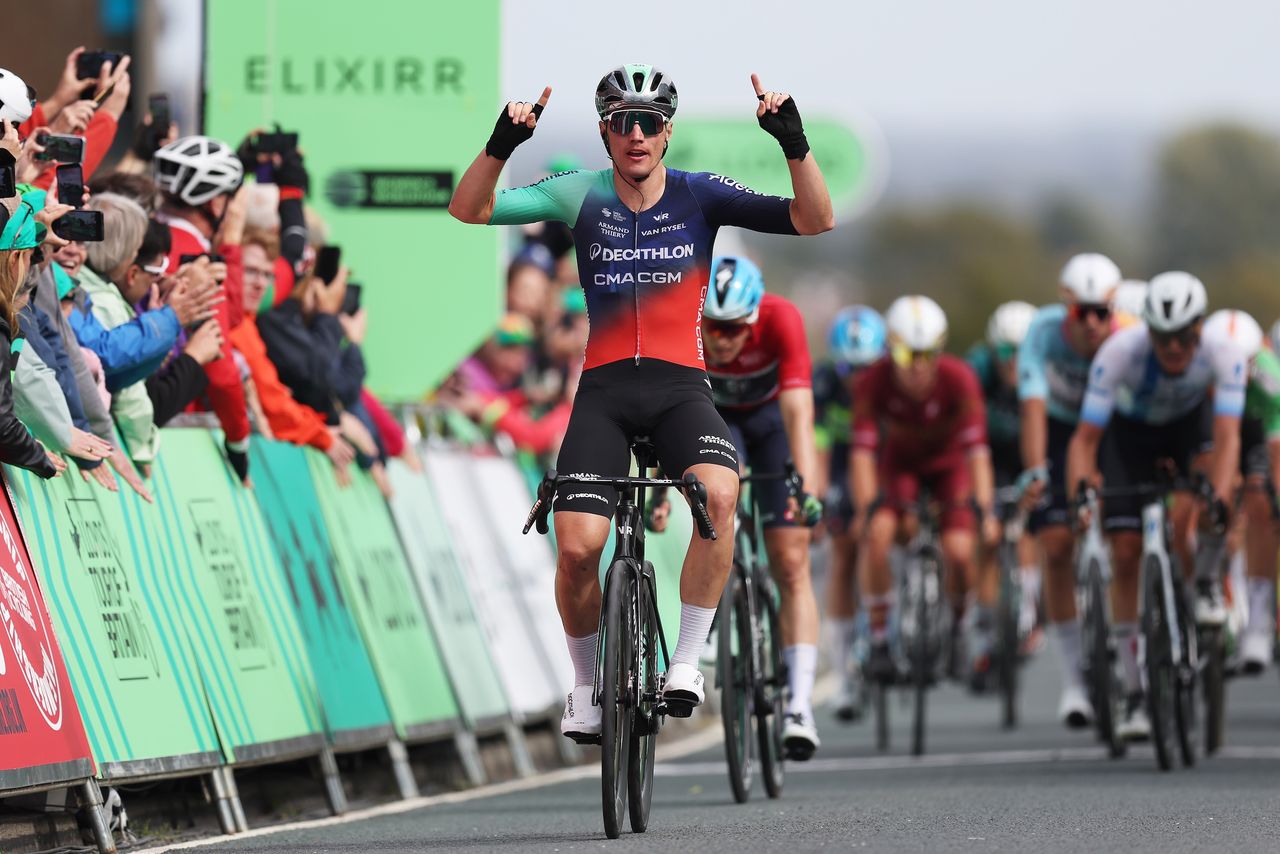 'Once I saw 150 I thought, now's the time' – Olav Kooij wins Tour of Britain Men stage three after chaotic sprint finish