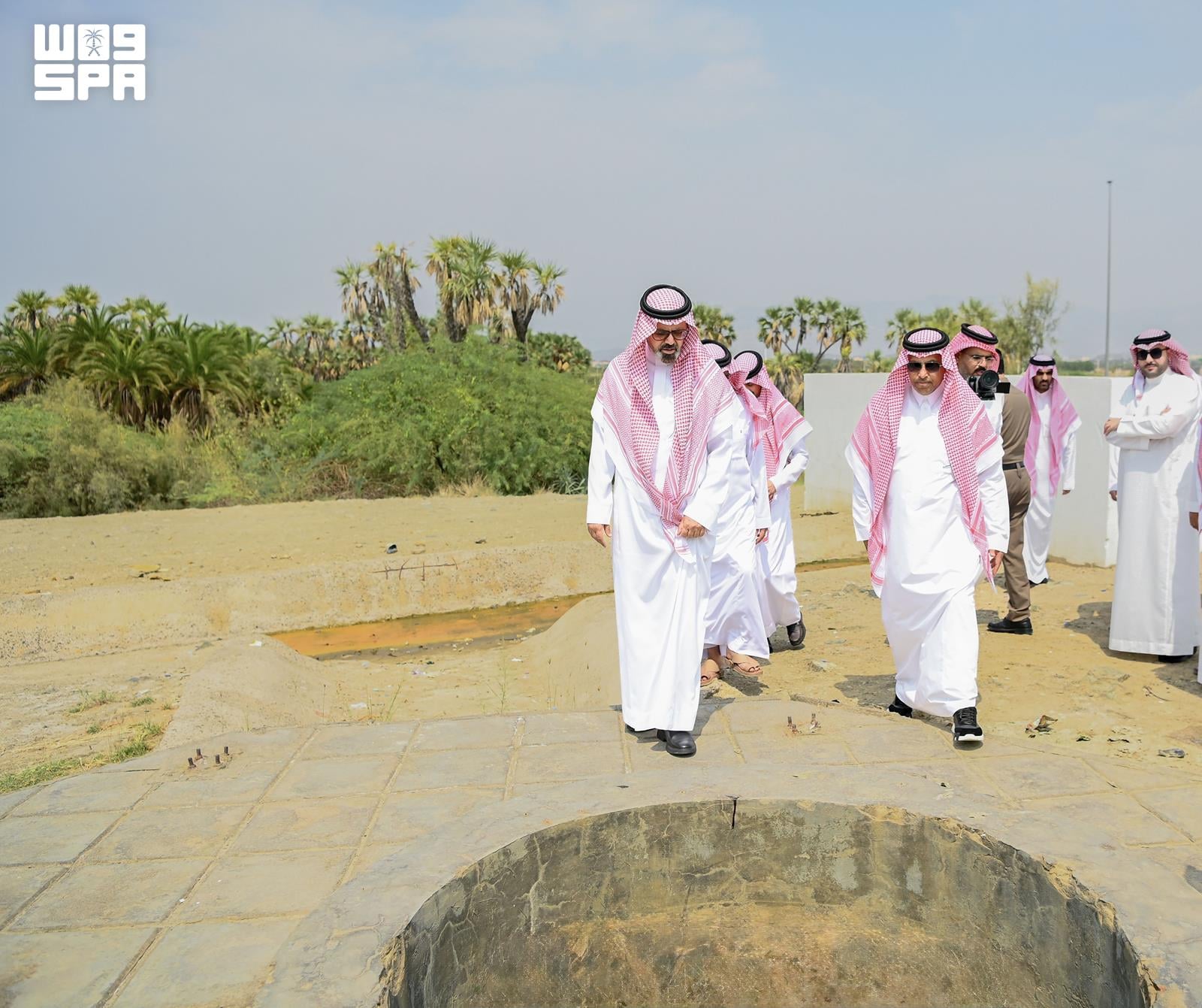 Jazan deputy governor visits Al-Ain Al-Harra, calls for development