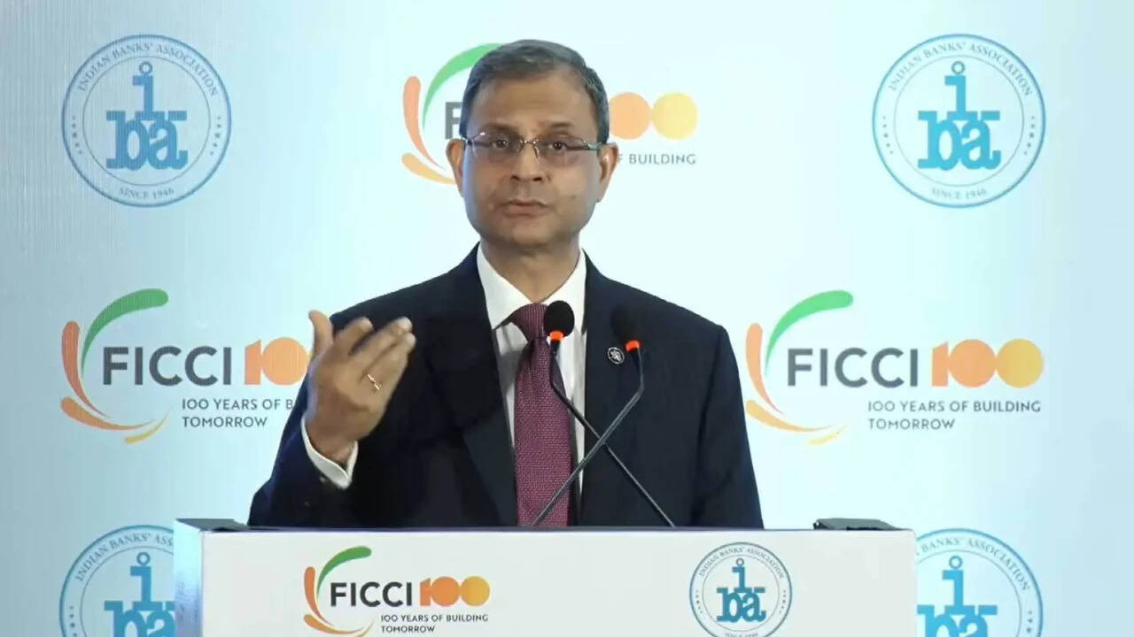 RBI guv asks banks to build human oversight, says blaming technology is 'unacceptable'