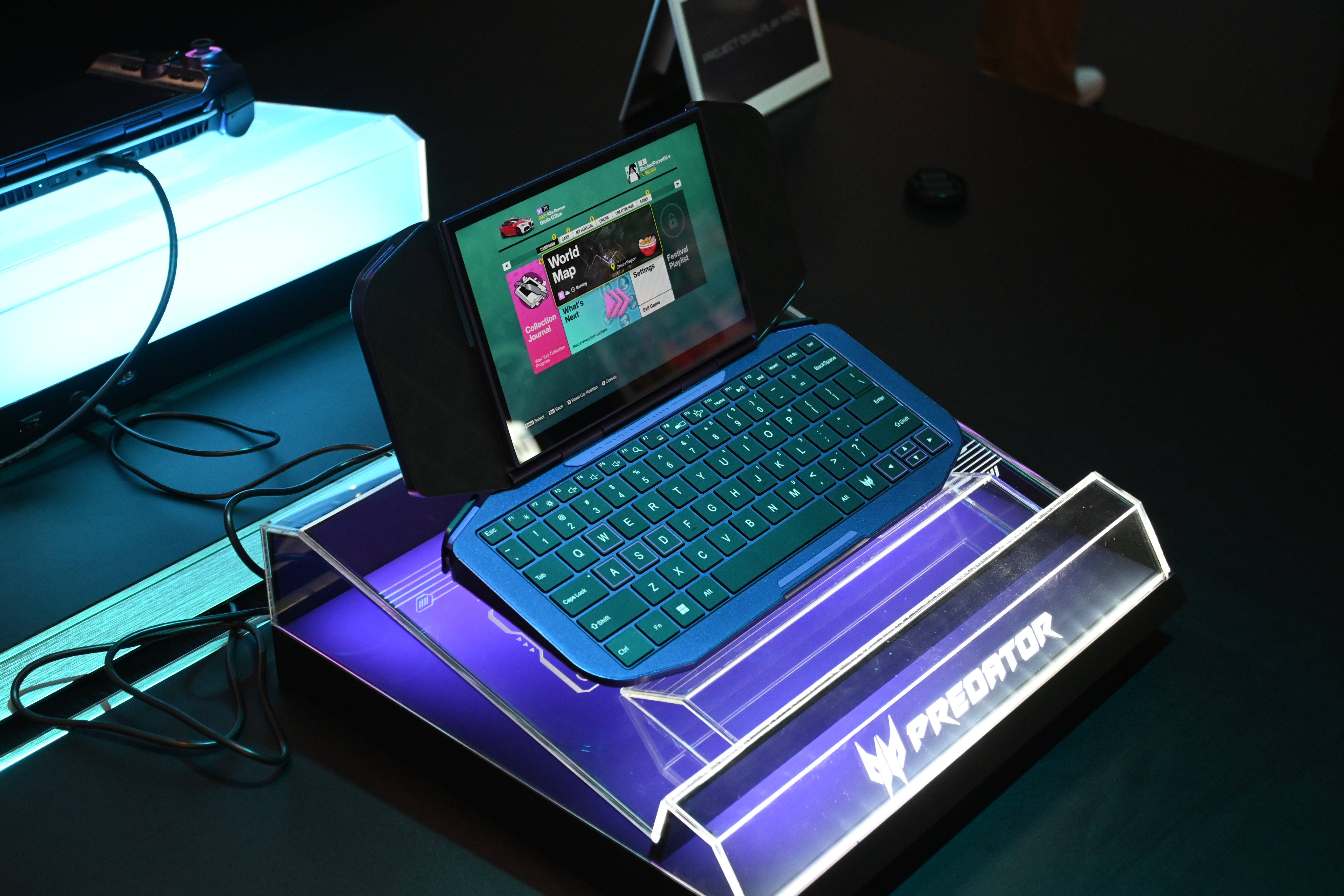 Hands-On With Acer's Prototype Convertible Handheld PC/Laptop Hybrid