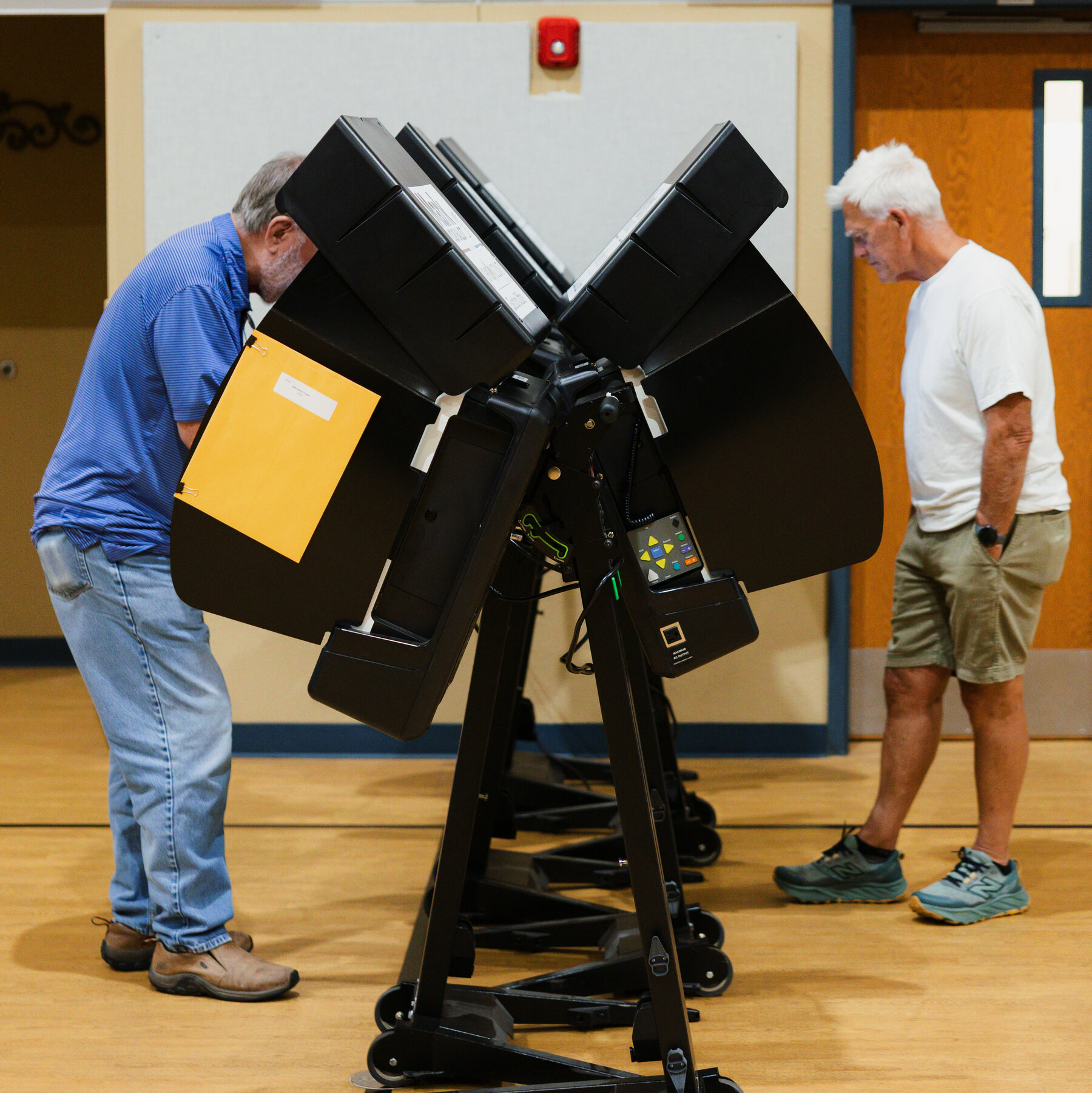 Homeland Security Dept. Asks for Inquiries Into Voting Machines