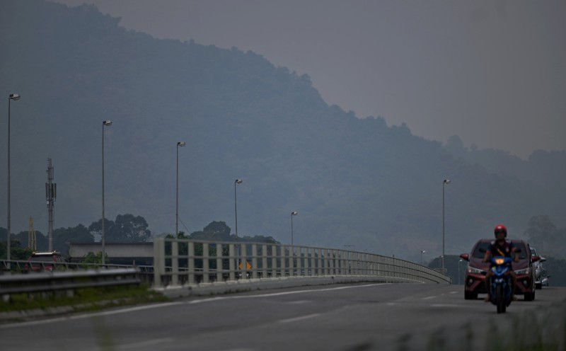 Unhealthy haze readings recorded in Sarawak, Selangor