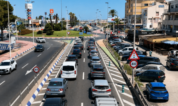 Artificial Intelligence Fails to resolve N-332 Roundabout Gridlock at Punta Prima