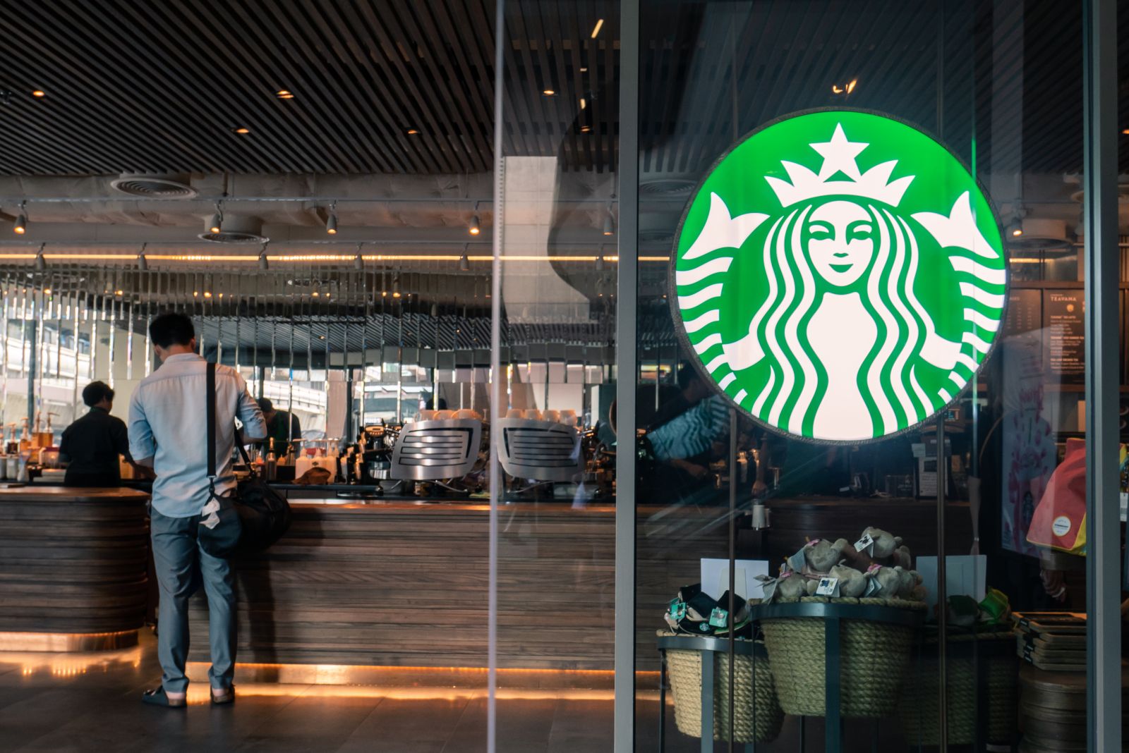 Is Starbucks Stock Underperforming the S&P 500?