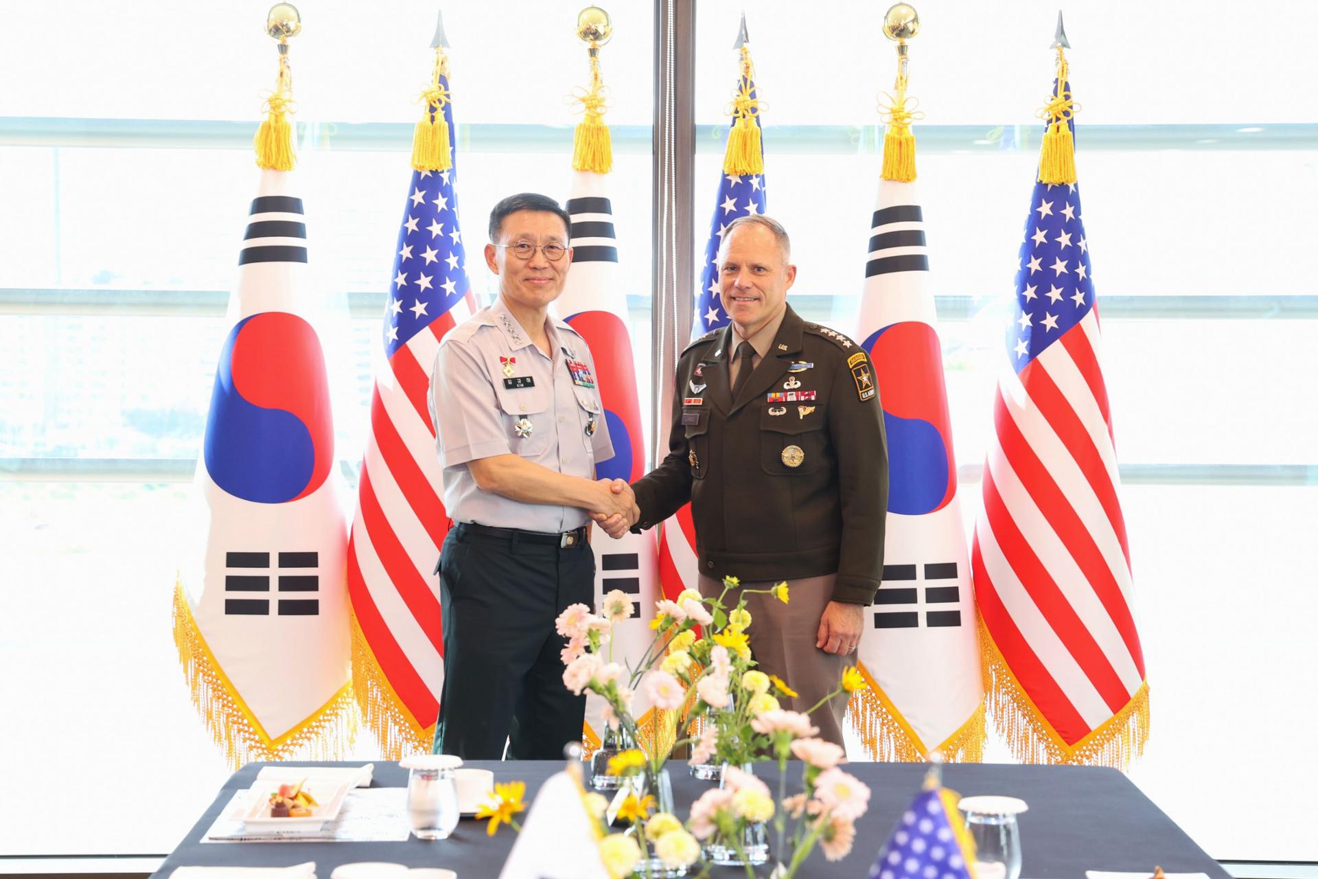 Korea, US army chiefs discuss strengthening combined defense posture