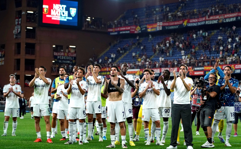 Como down Genoa to go top of Serie A