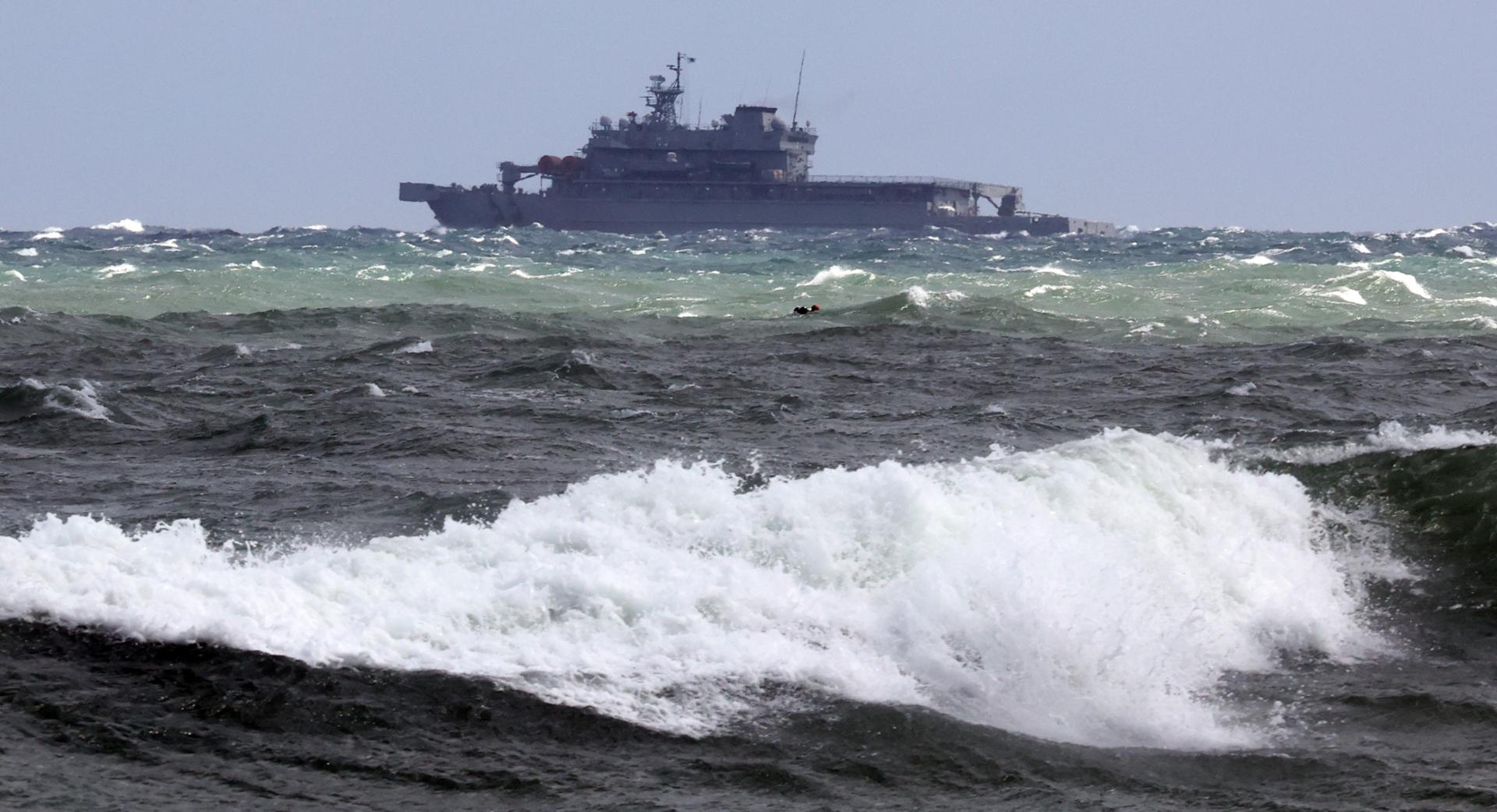No signs of missing crew members found in overnight search