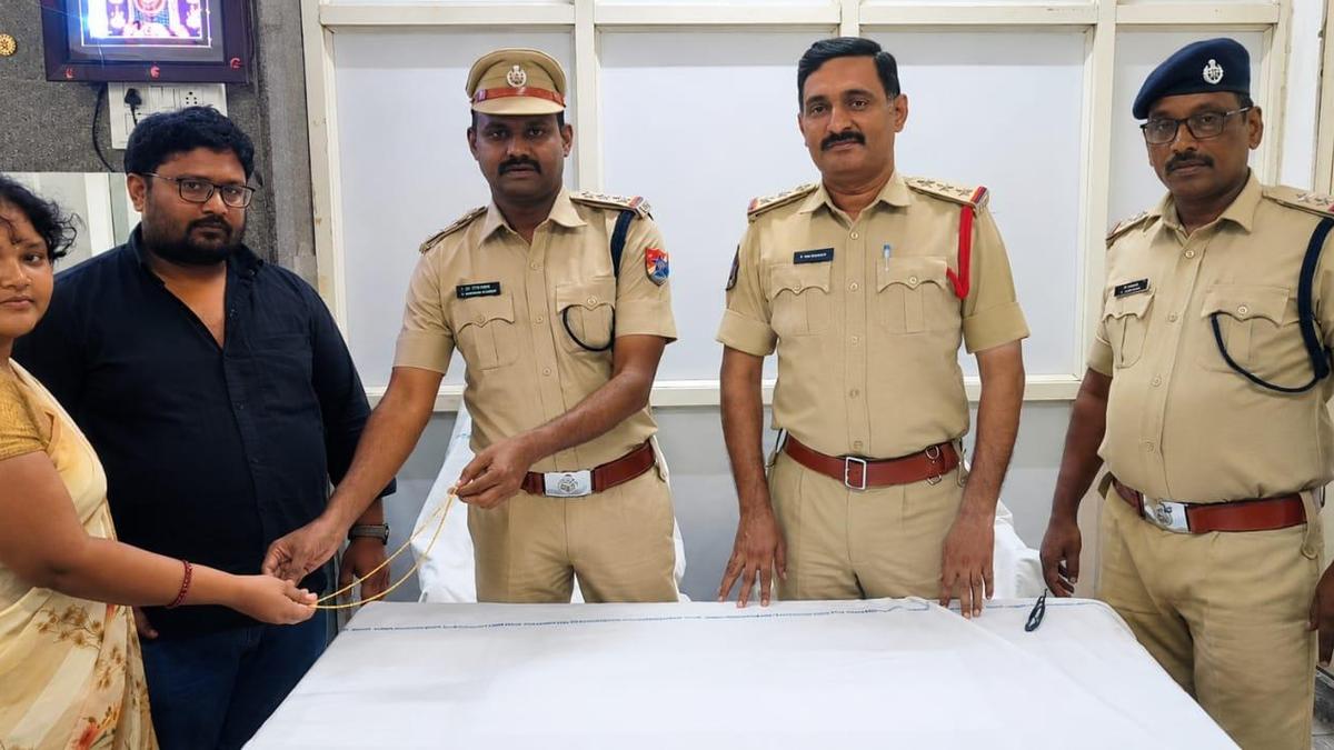 Tirupati RPF traces gold chain worth ₹3 lakh left on train by passenger