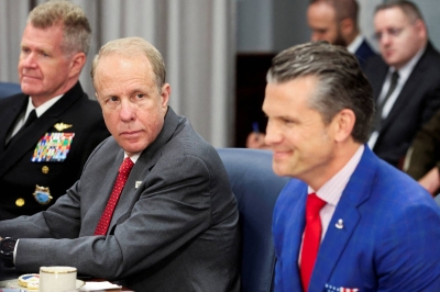 White House reviews candidates to replace Pentagon No. 2 Steve Feinberg