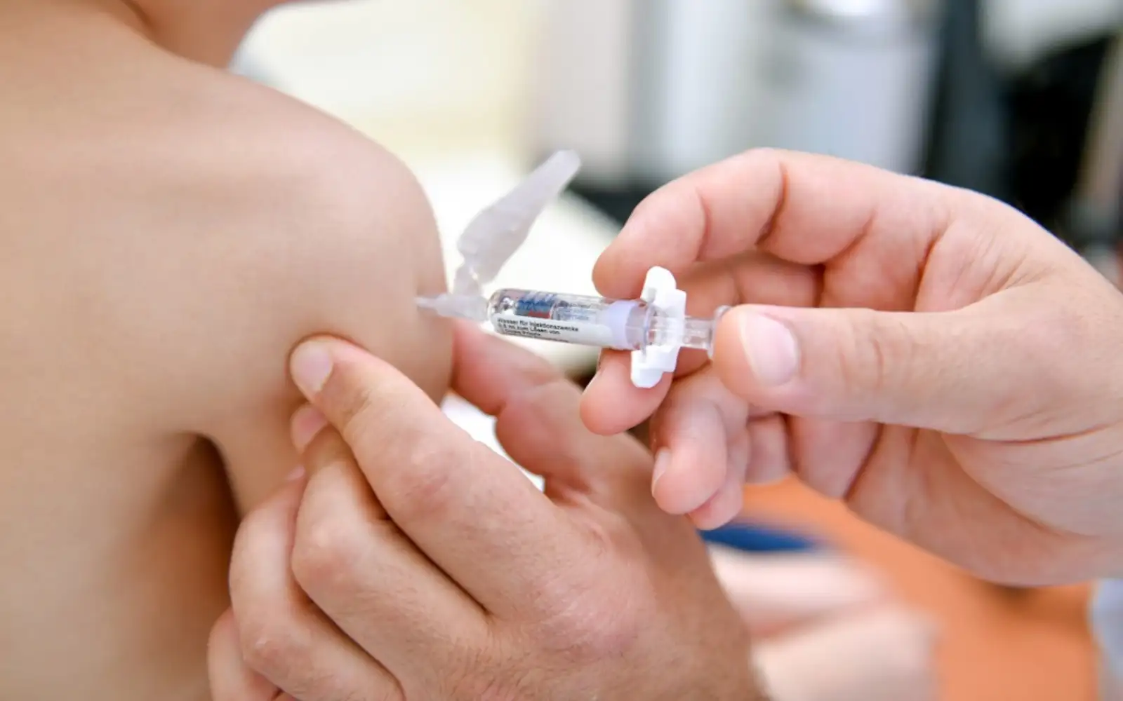 US measles cases surpass 3,000 as vaccination coverage declines
